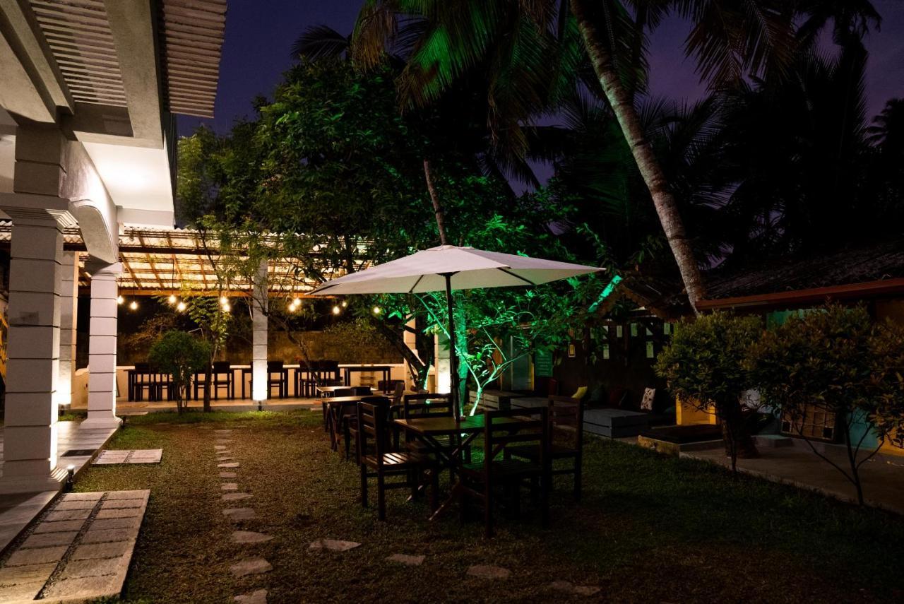 Plantation Surf Inn & Restaurant - Мидигама-Ист Экстерьер фото