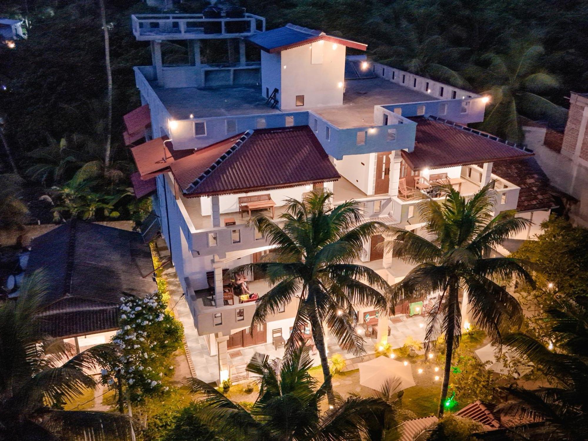 Plantation Surf Inn & Restaurant - Мидигама-Ист Экстерьер фото