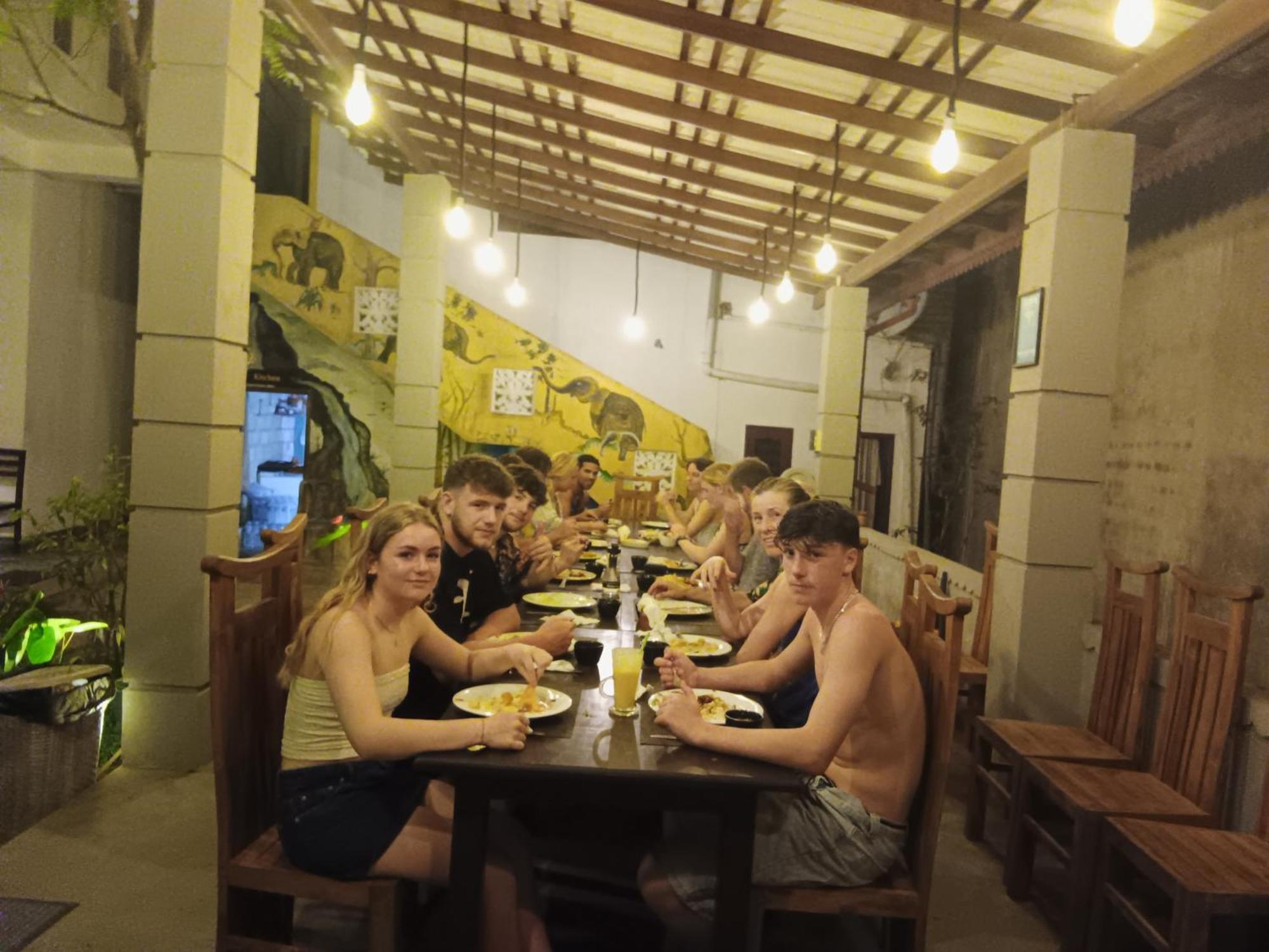 Plantation Surf Inn & Restaurant - Мидигама-Ист Экстерьер фото